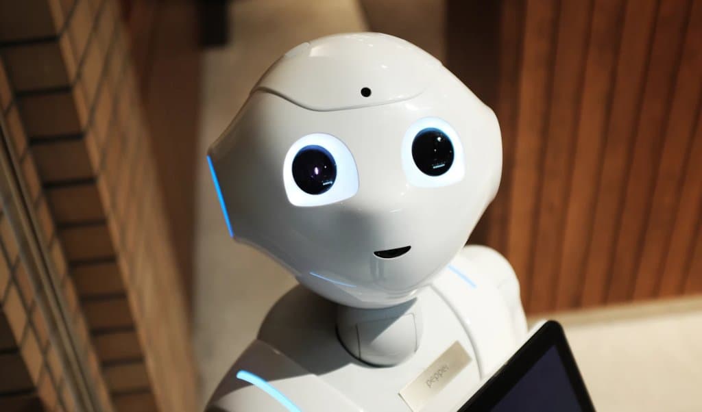 Голосовой ассистент – помощник или конкурент?